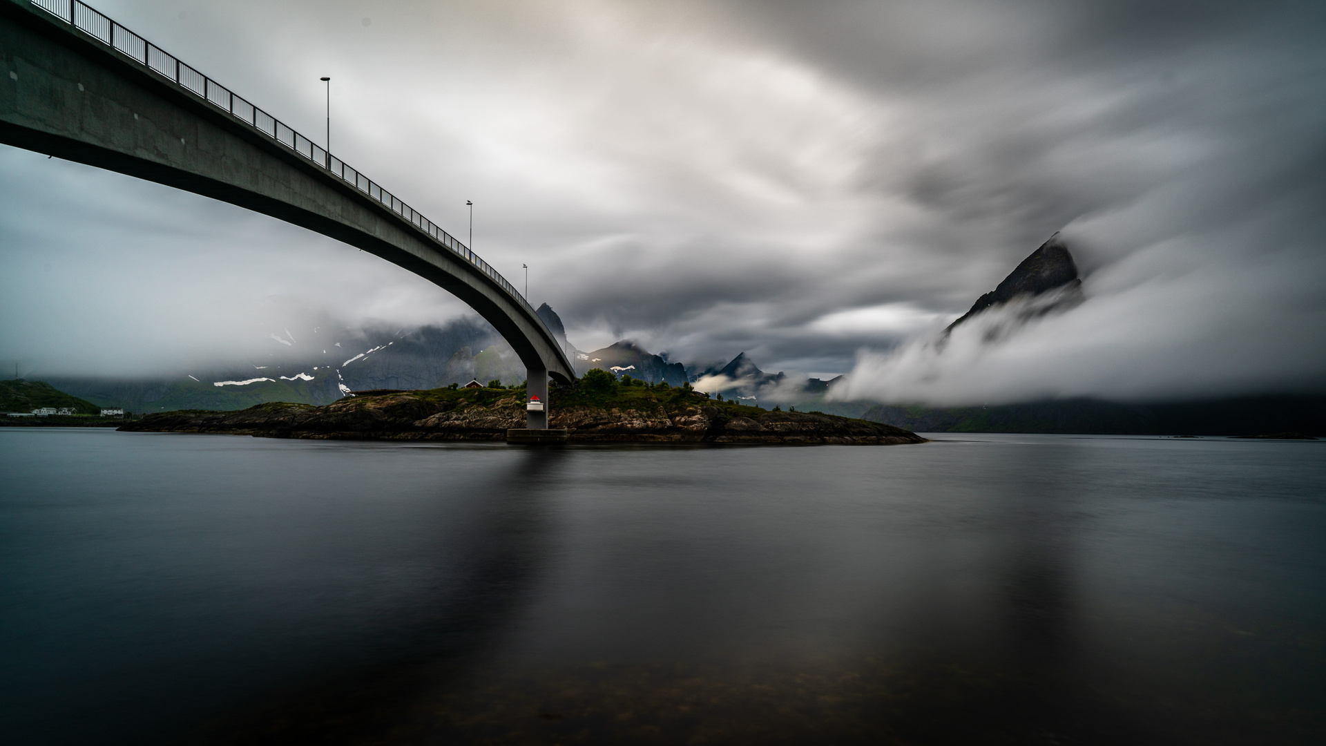 Bridge over trouble water Foto & Bild world, wasser, wolken Bilder