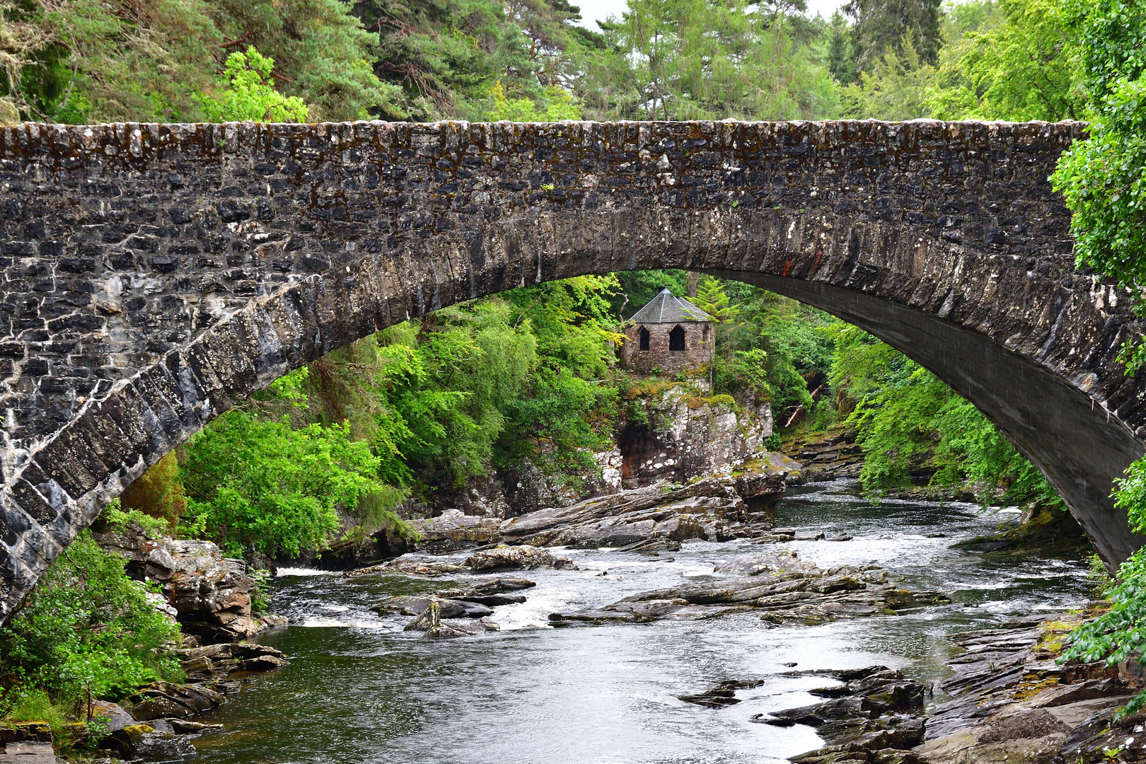 Bridge over troubled water