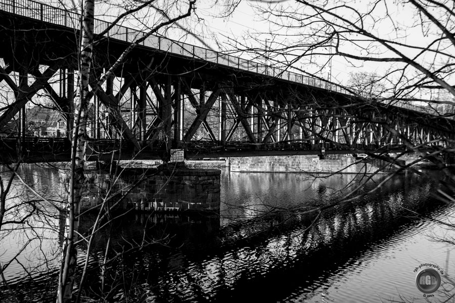 Bridge over troubled Water