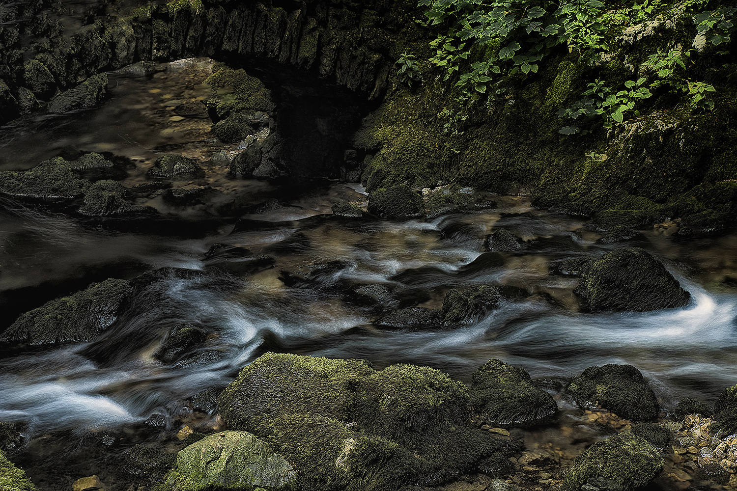 Bridge over troubled water