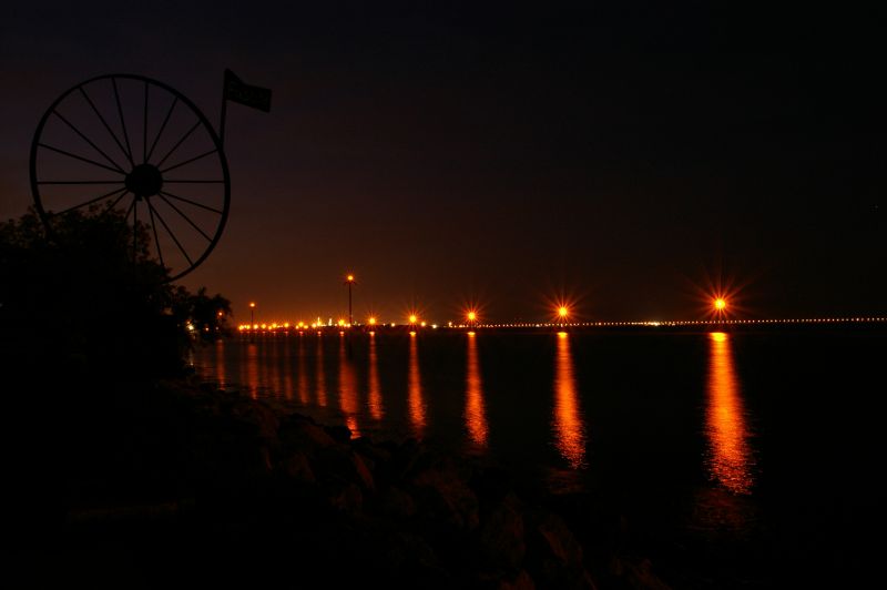 bridge to Venice at night