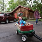 Bridgette contributes an explorer wagon - Bridgette spendiert einen Bollerwagen