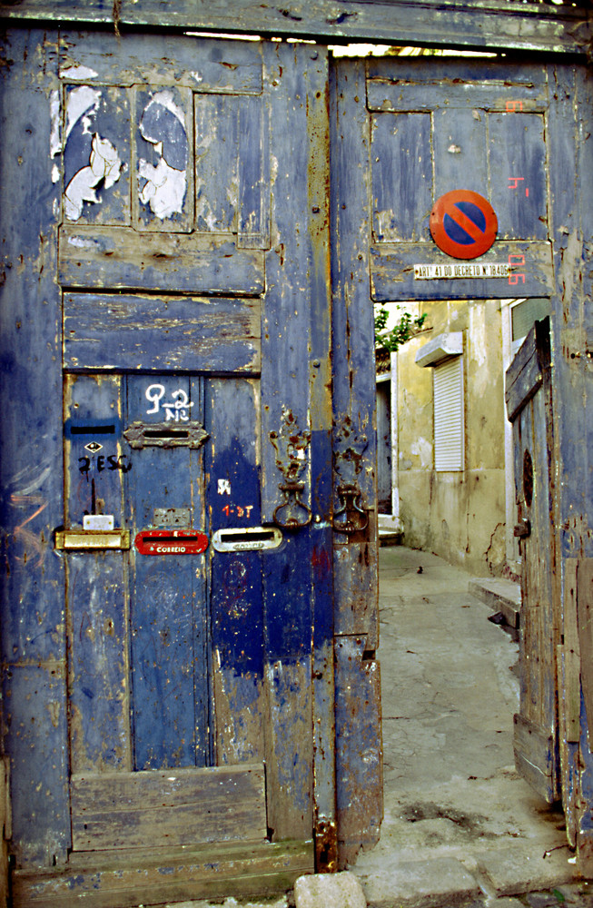 Briefkasten-Türe (gesehen in Portugal)