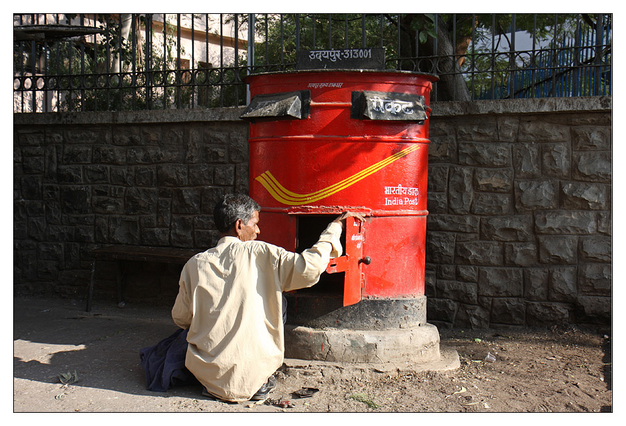 Briefkastenleerung - India Post