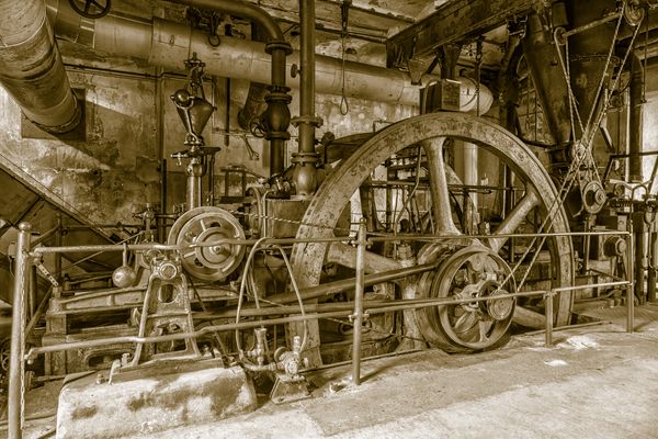 Brikettpresse mit Dampfantrieb