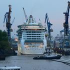 Brilliance of the Seas dockt bei Blohm&Voss in Hamburg