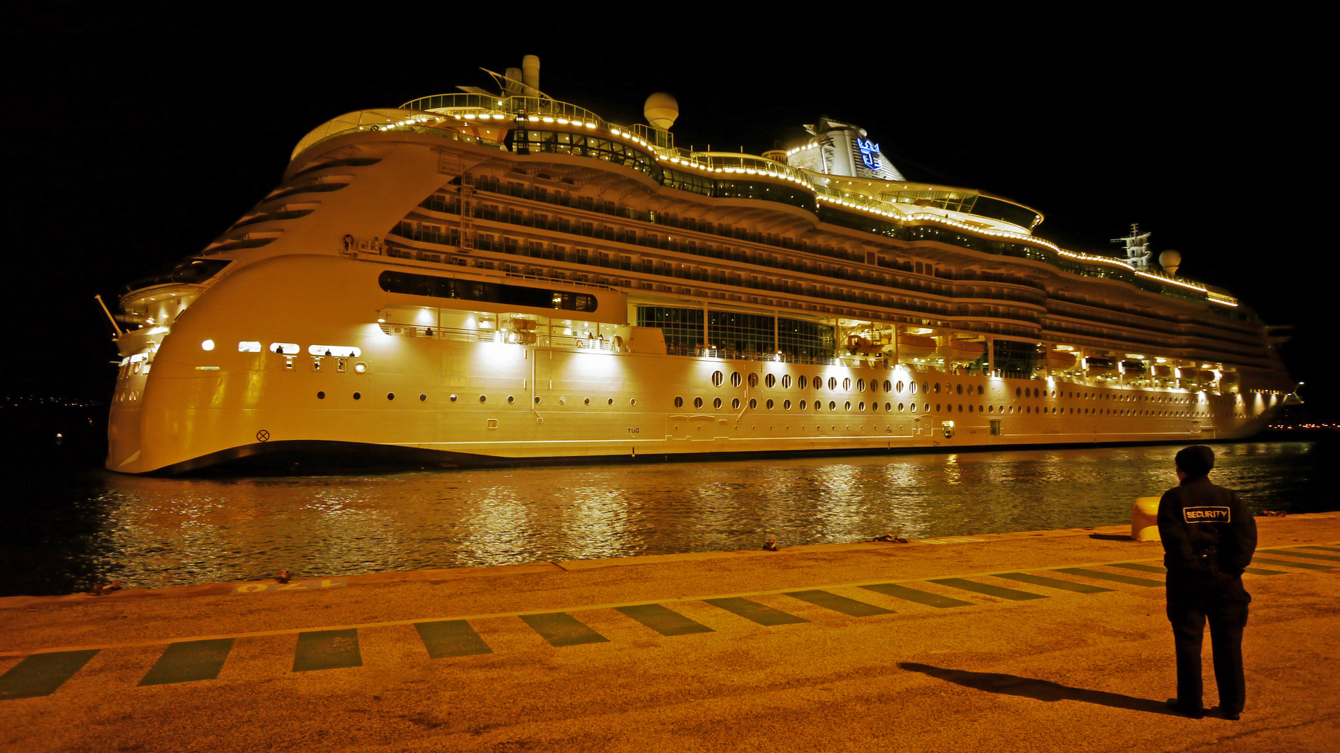 Brilliance of the Seas im Hafen von Toulon