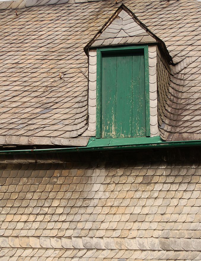 Brilon. grünes Dachfenster