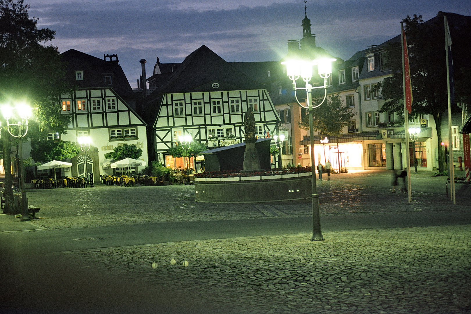 Brilon / Hochsauerland – Der historische Marktplatz bei Nacht