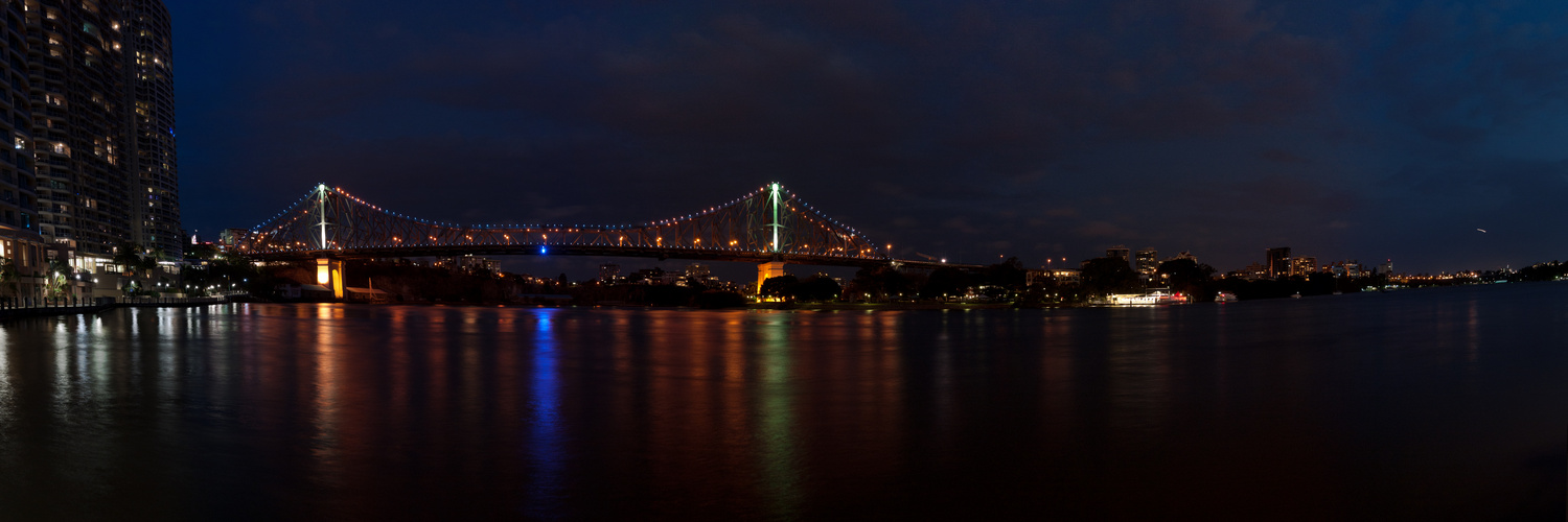 Brisbane by night II