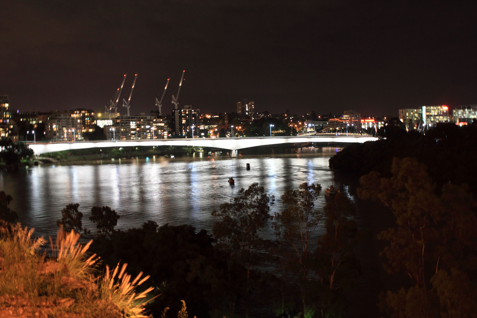 Brisbane Captain Coock Bridge at night