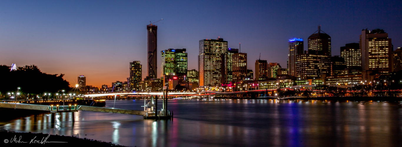 Brisbane city im sonnenuntergang