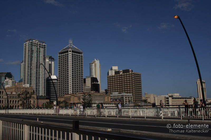 Brisbane - Over the Bridge