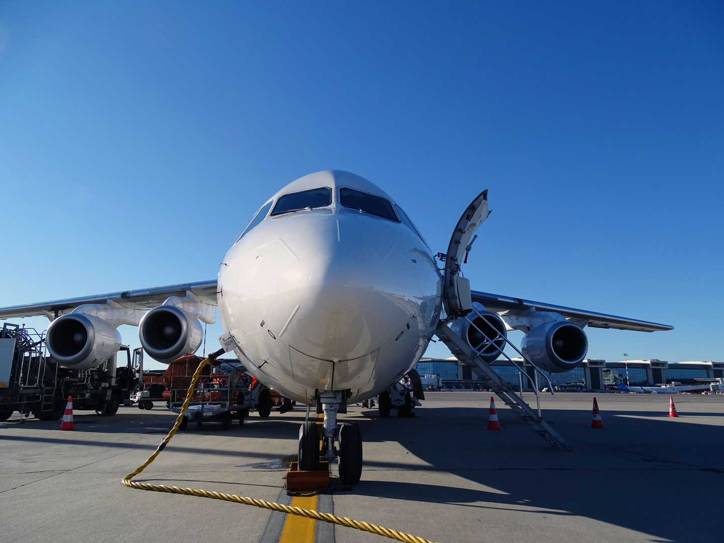 British Aerospace Avro RJ100