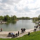 Britzer Garten - der Hauptsee mit Café