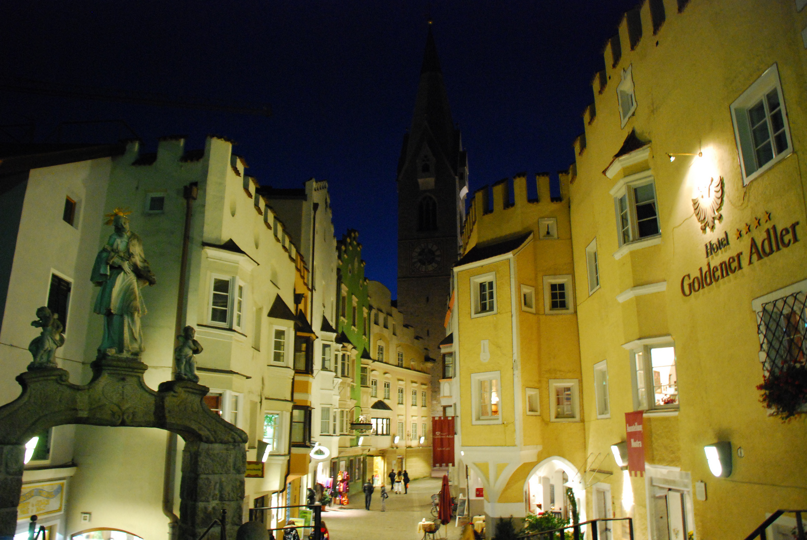 Brixen bei Nacht