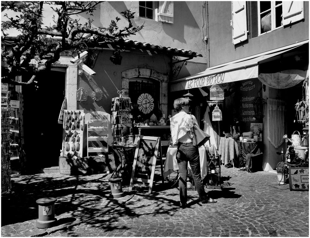 Brocante au Castellet