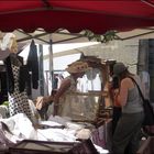 Brocante d'Annecy : un stand de lingerie ancienne