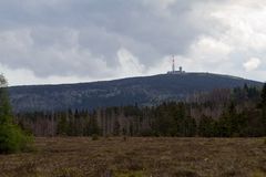 "Brocken im Nebel"