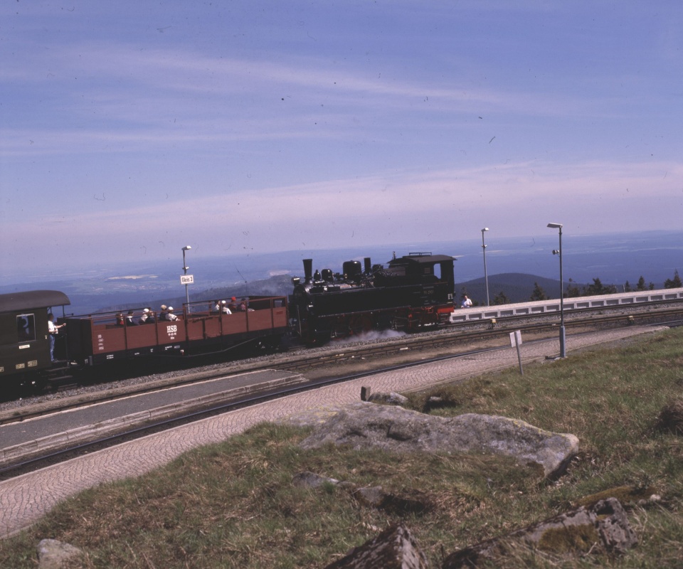 Brockenbahnhof Frühj.2005