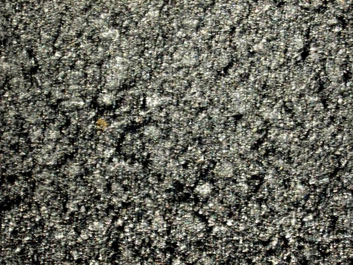 brodelnder Asphalt