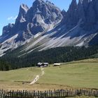 Brogles-Hütte vor Sass Rigais