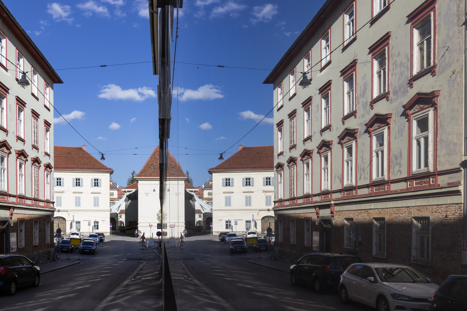 Broken mirror house, Ballhausgasse