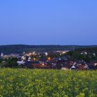 Bromskirchen bei Dämmerung