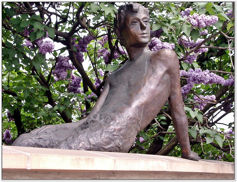 Bronze-Skulptur ERICH KÄSTNER