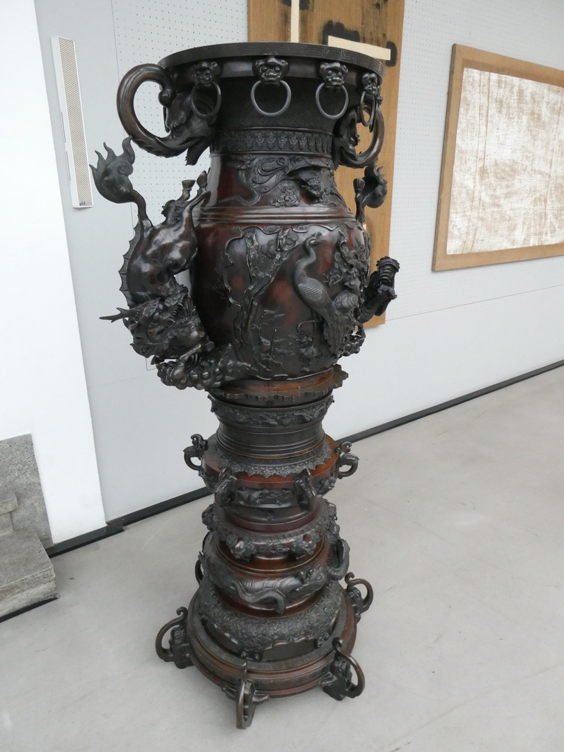 Bronzegefäß