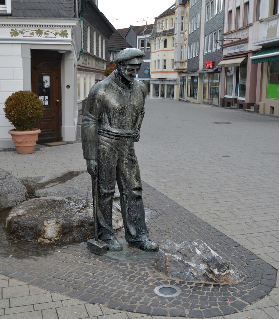 Bronzeplastik - Der Kalker - in Wülfrath