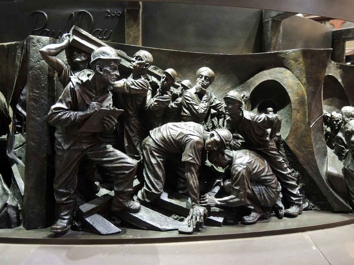 Bronzerelief - St. Pancras Station London