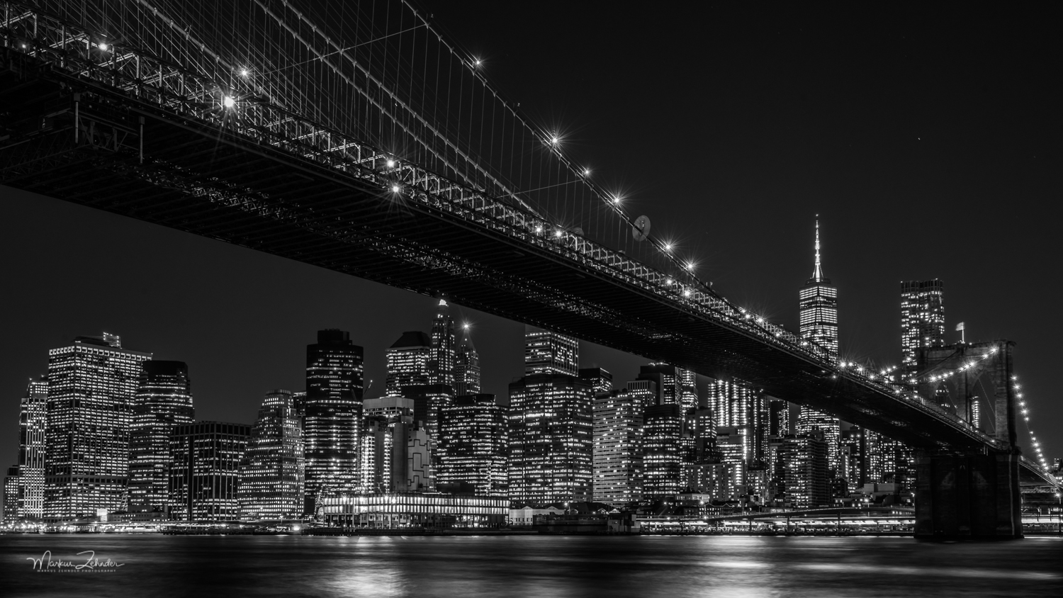 Brooklin Bridge by night