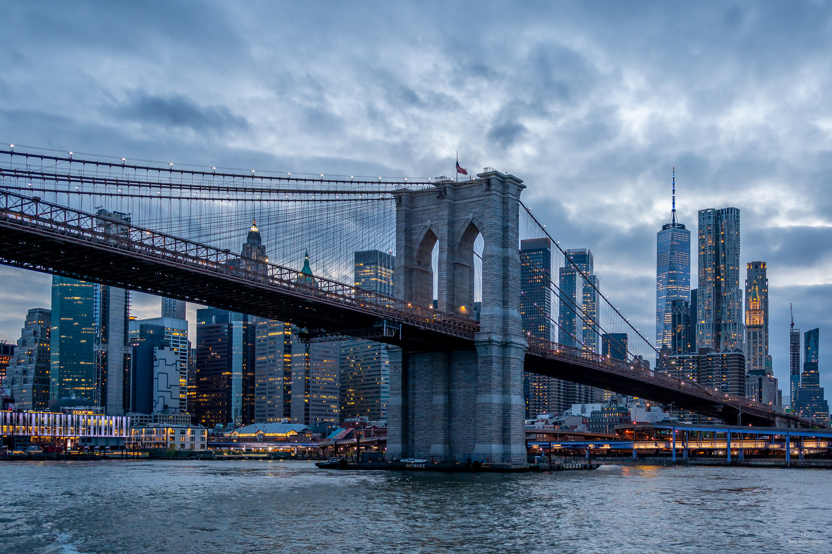 Brooklyn Bridge am Abend