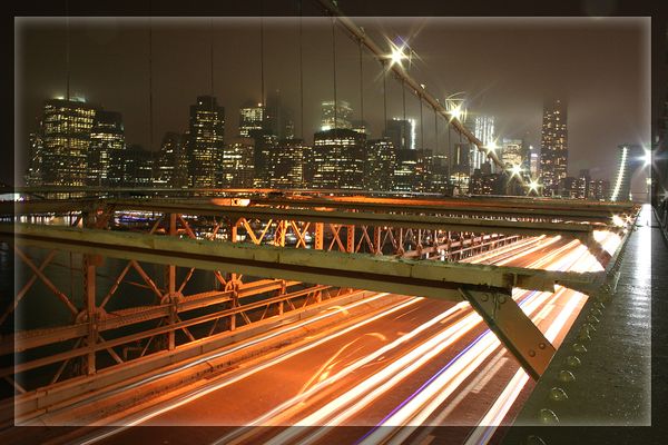 Brooklyn Bridge bei Nacht