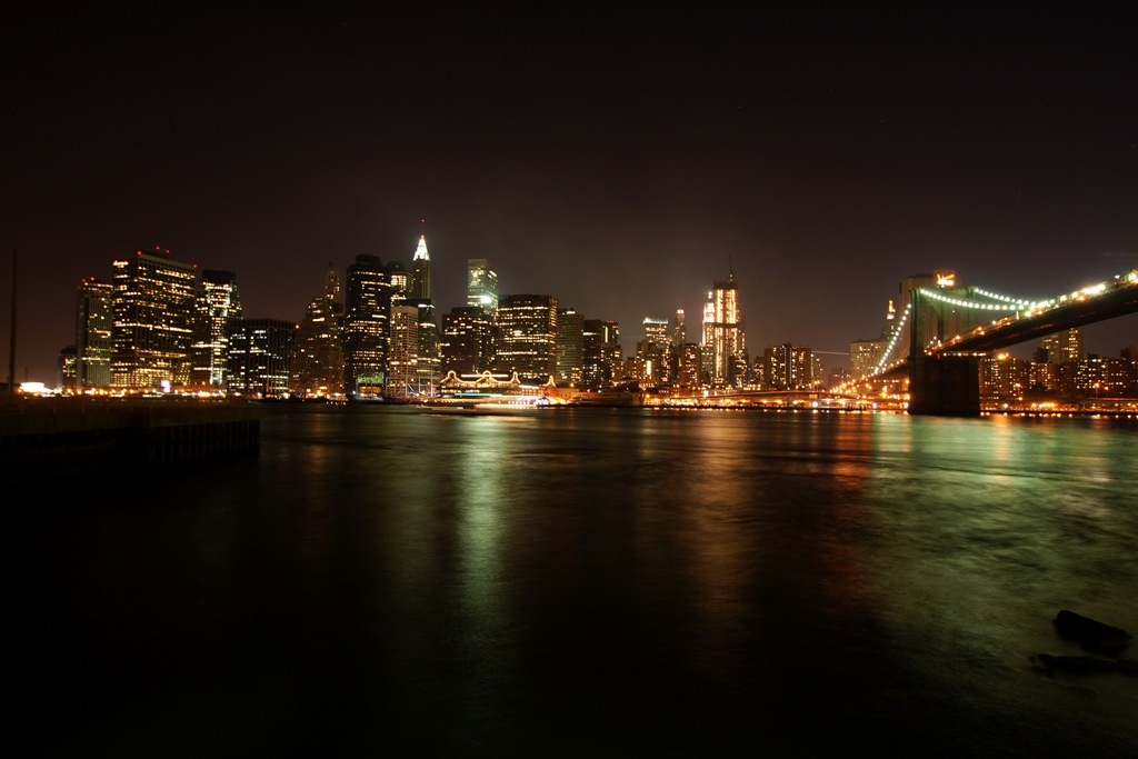 Brooklyn Bridge bei Nacht