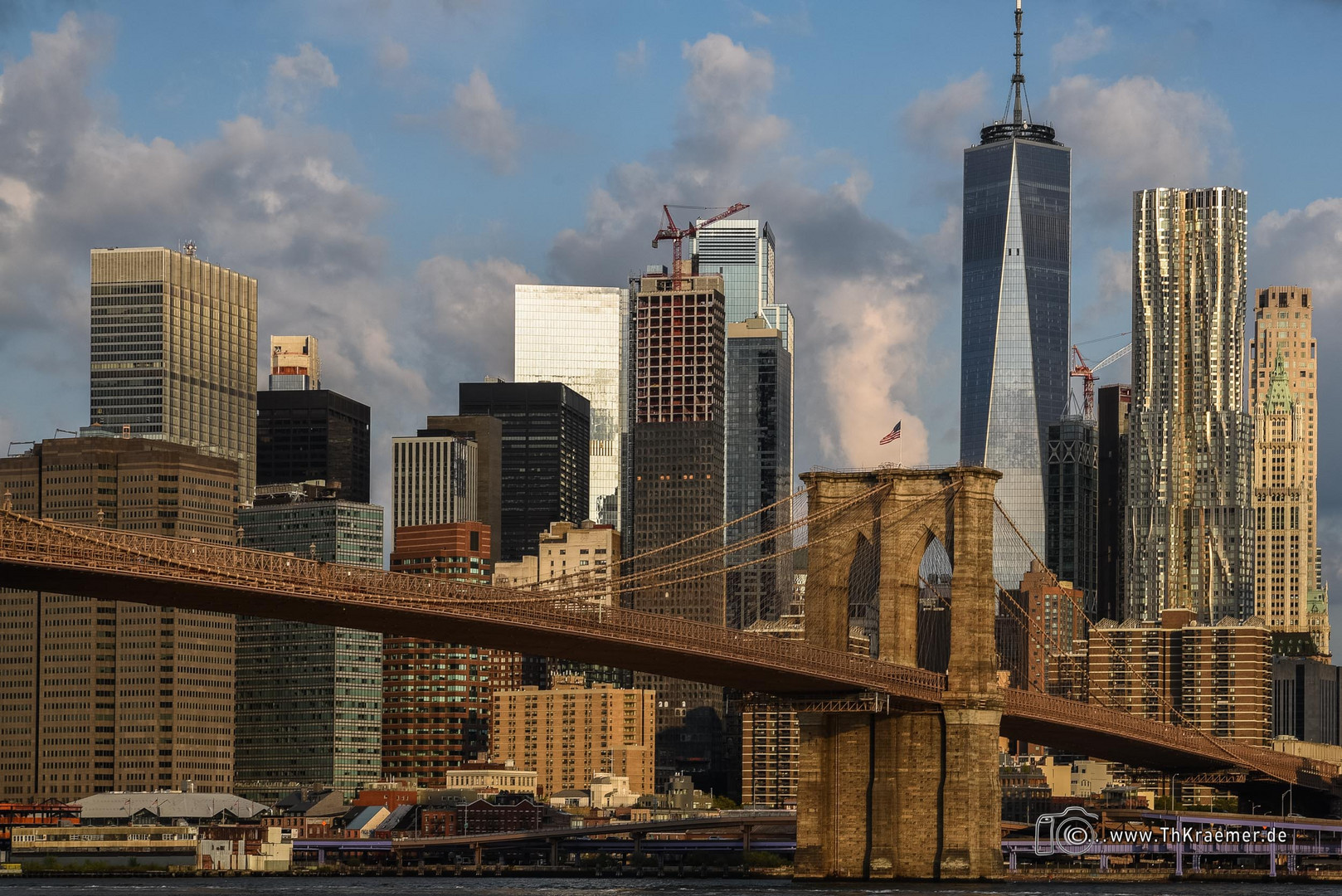 Brooklyn Bridge im Sonnenaufgang D75_9589