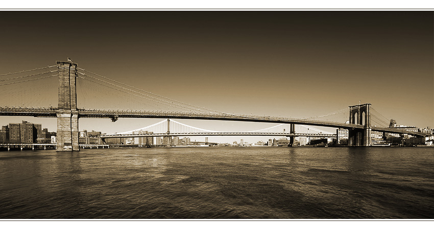 Brooklyn Bridge in b/w