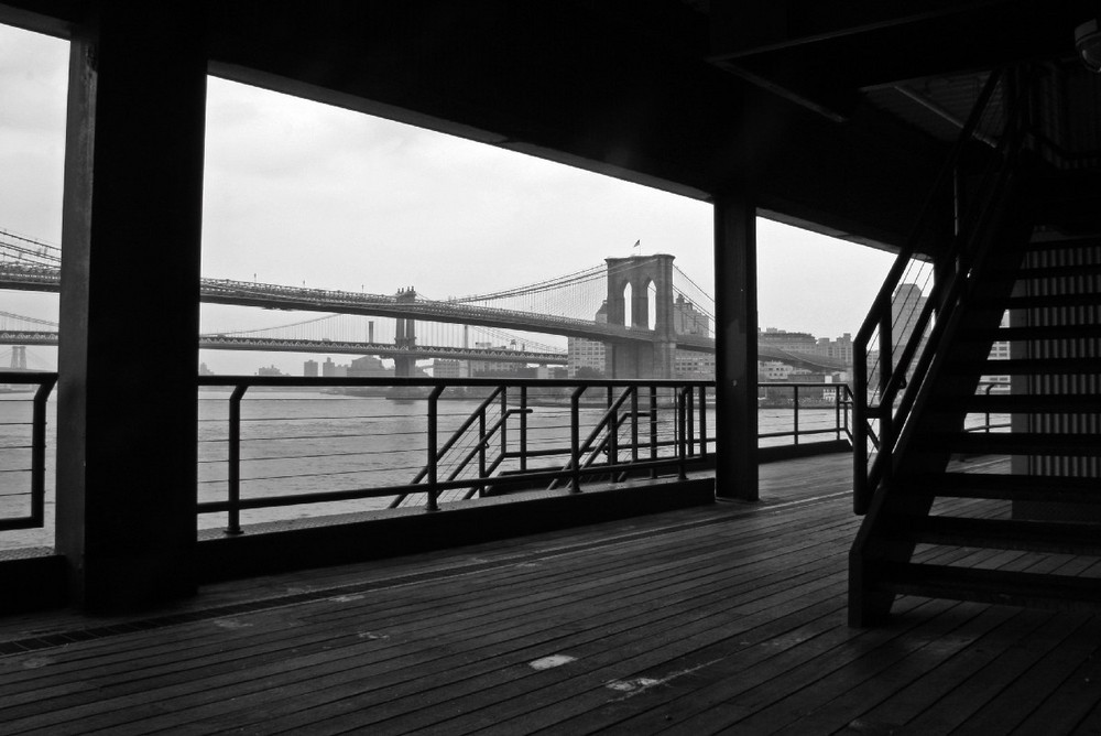 Brooklyn Bridge in New York - da hinten ist sie