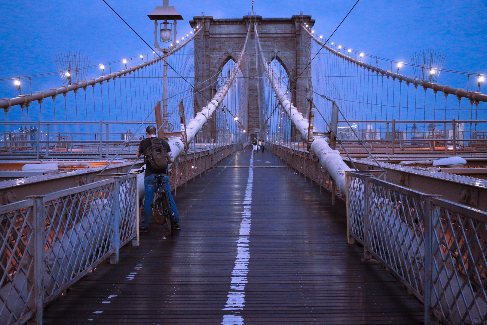 Brooklyn Bridge macht blau