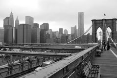 Brooklyn Bridge mit Blick auf Manhatten, New York City