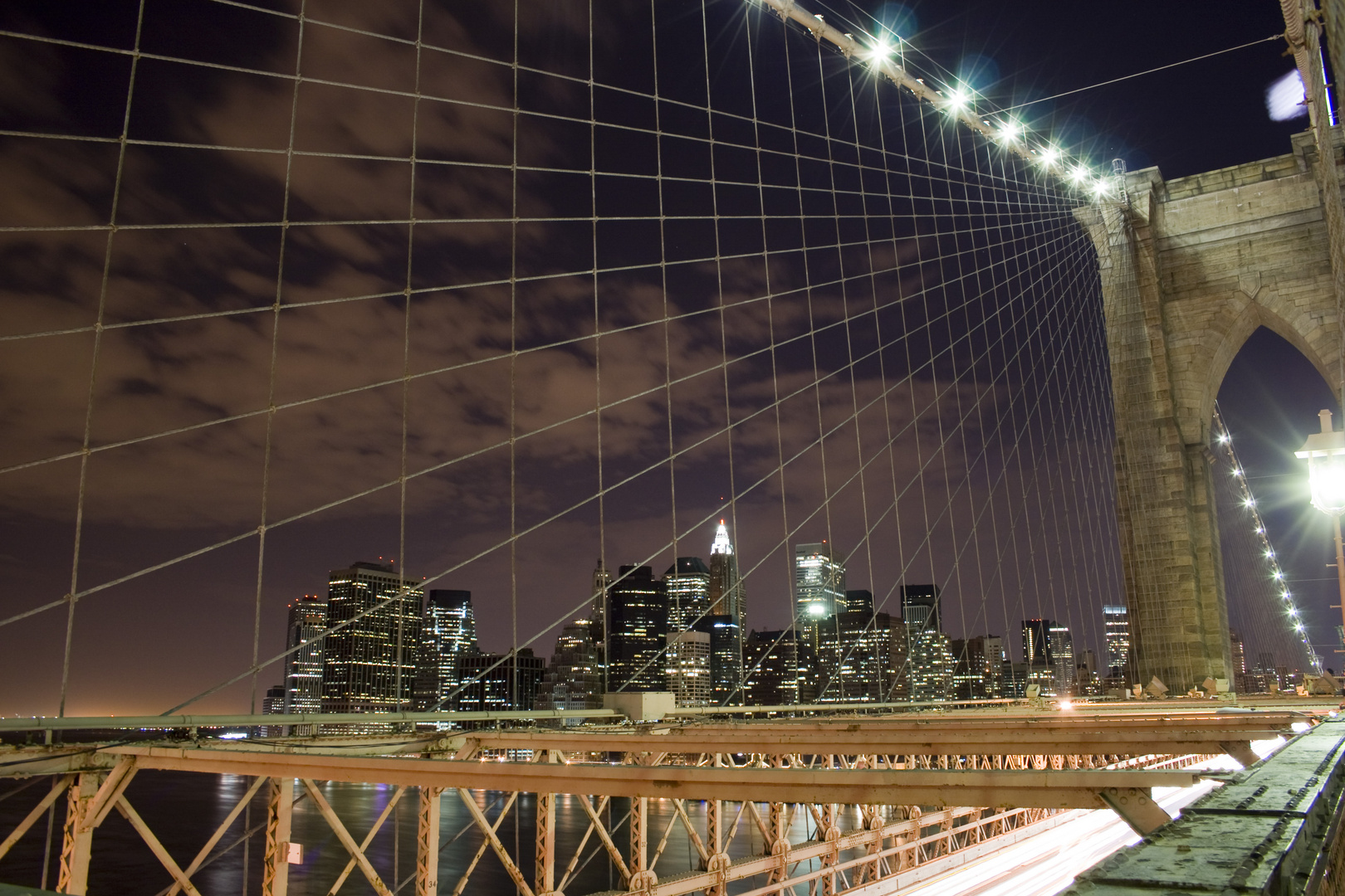 Brooklyn Bridge mit New York City im Hintergrund