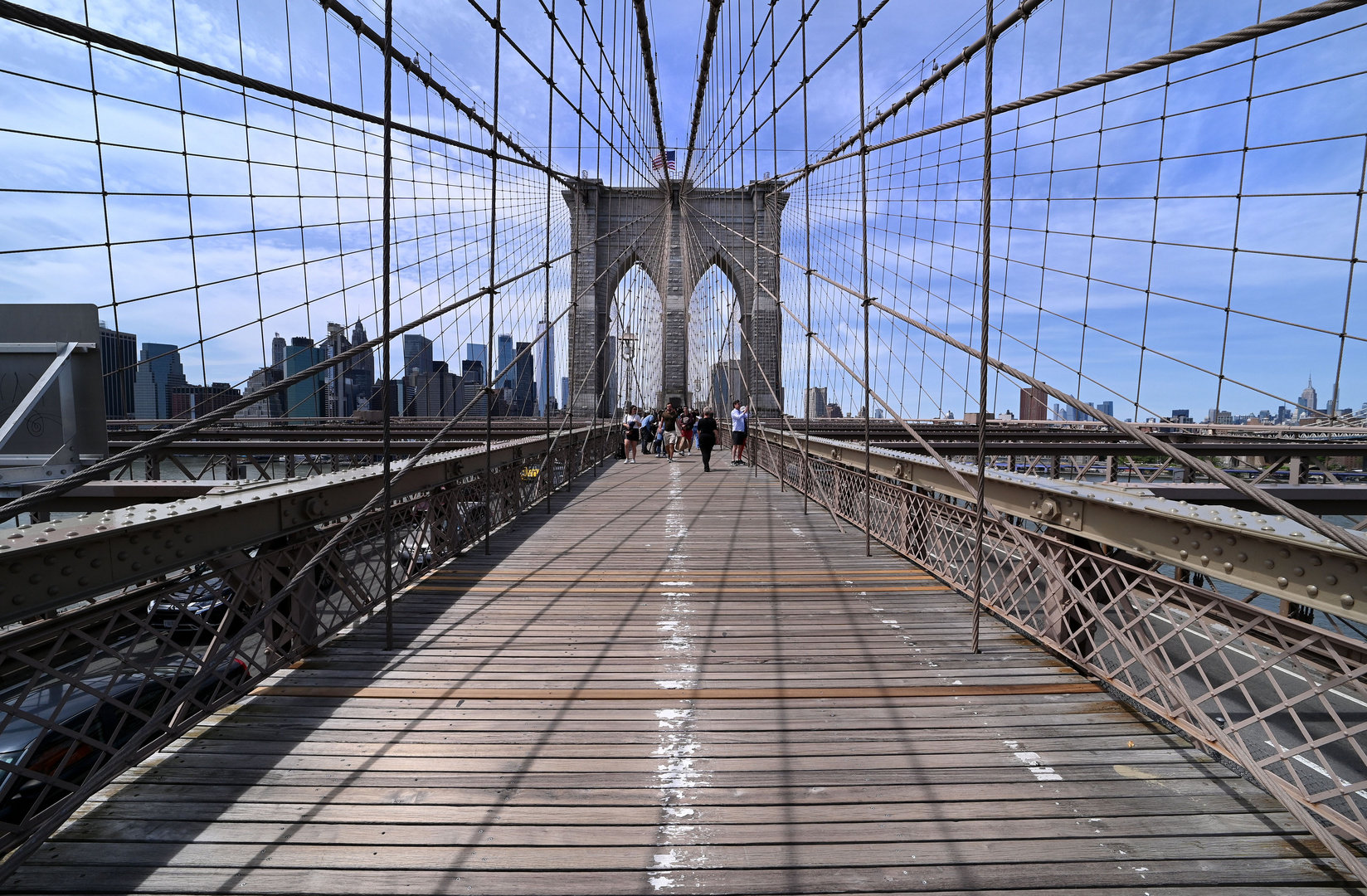 Brooklyn Bridge Richtung Manhattan 