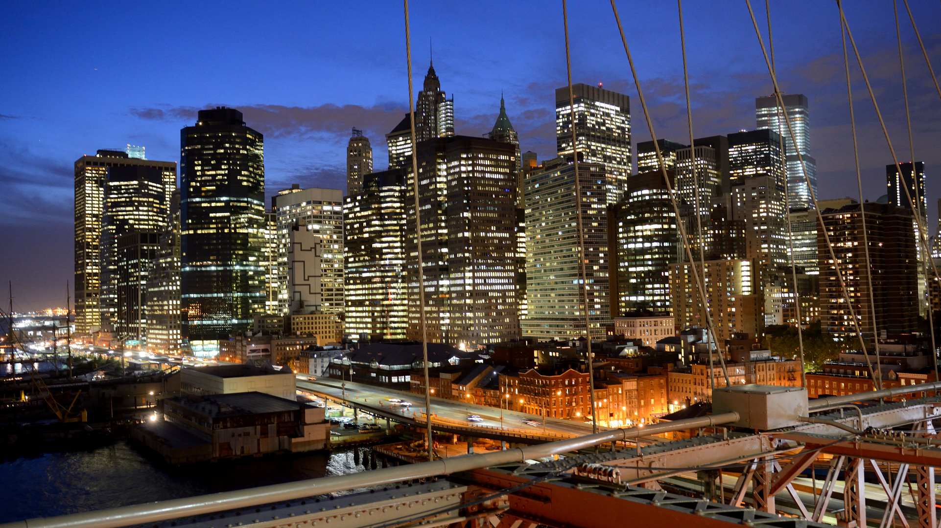 Brooklyn Bridge: Skyline am Abend 2