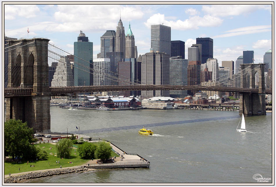 Brooklynbridge with Skyline of New York