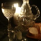 Brot und Wein im Kerzenschein