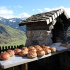 Brotbacken auf der Alm