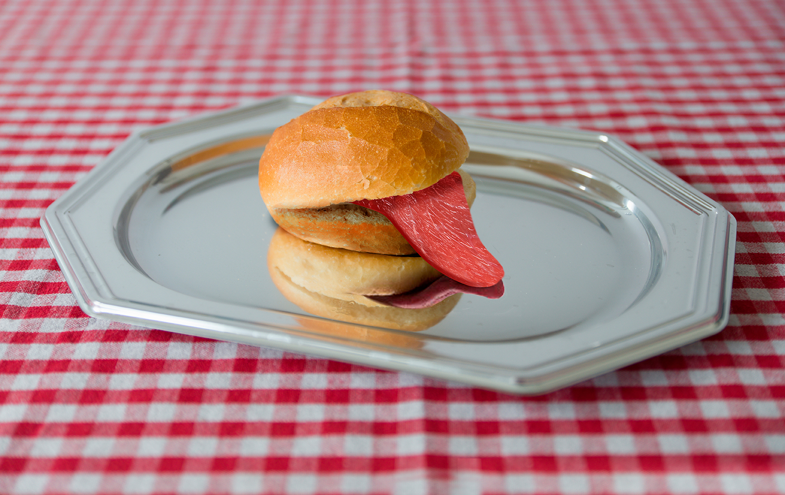 Bro?tchen mit Zungenwurst