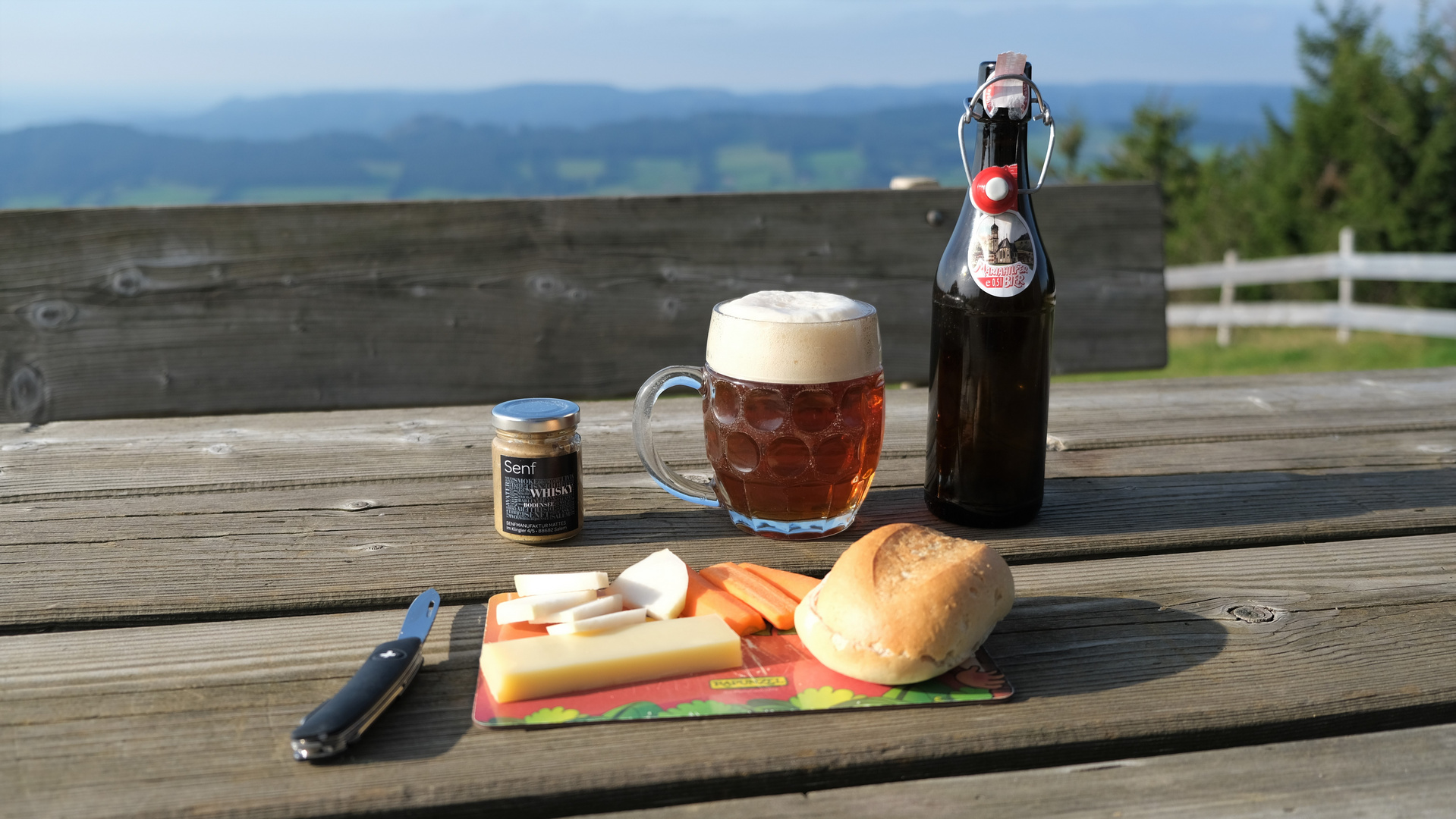 Brotzeit auf dem Hauchenberg