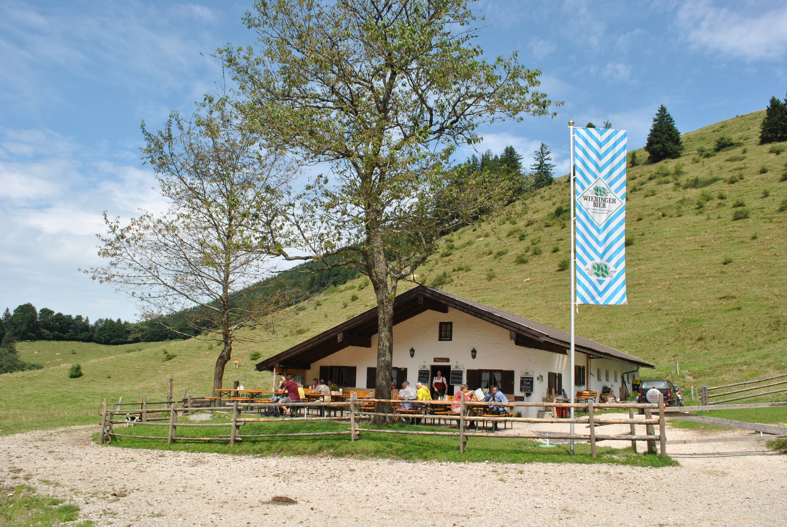 Brotzeit auf der Maisalm